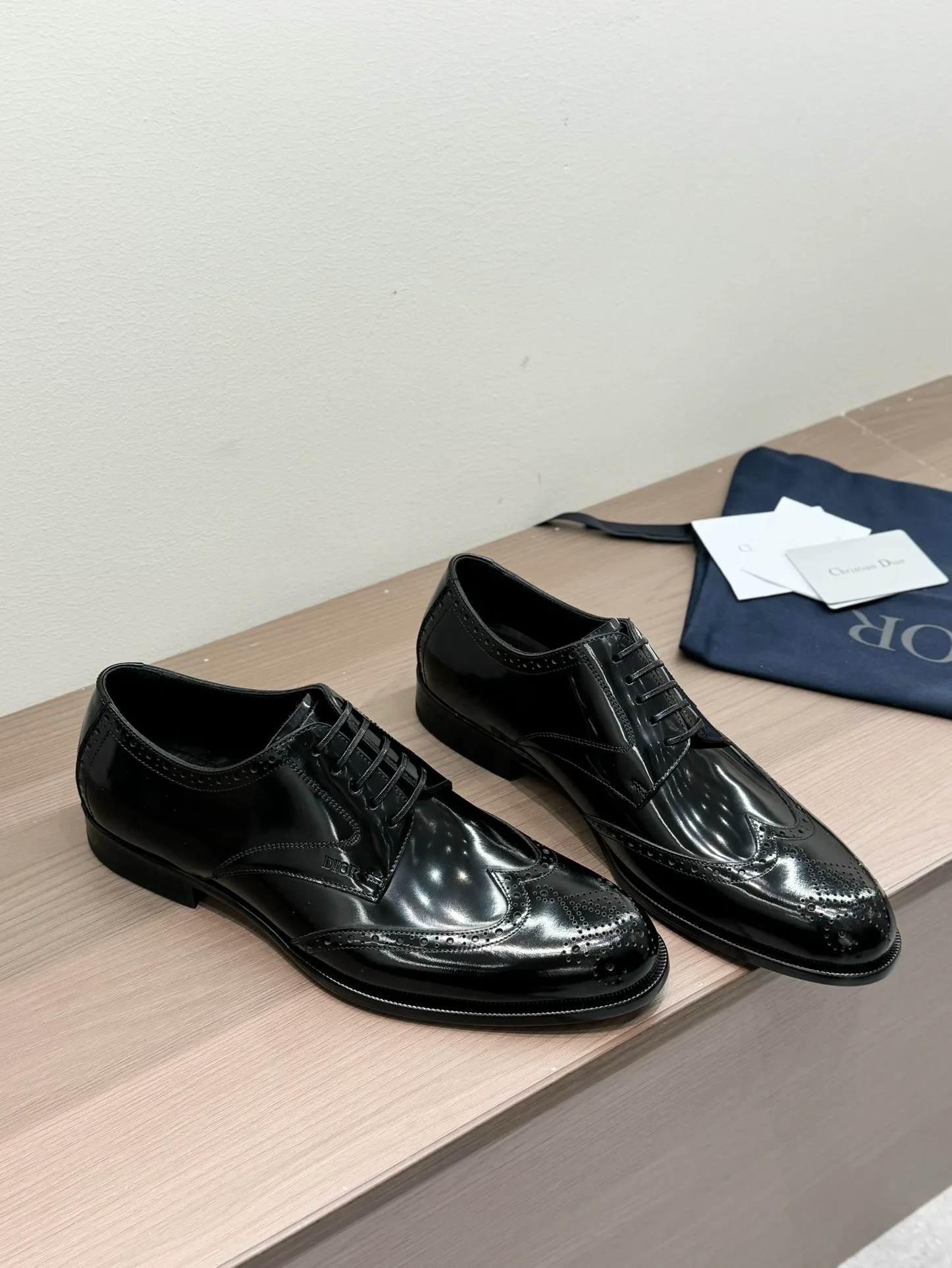 [Dior] Top P: 960💰 Standard code 39-44 (38.45.46 custom-made, non-returnable and non-exchangeable) Dior Dior's latest high-end men's boutique casual leather shoes, imported cowhide upper, water-dyed cowhide lining, imported leather outsole, perfect details are impeccable.